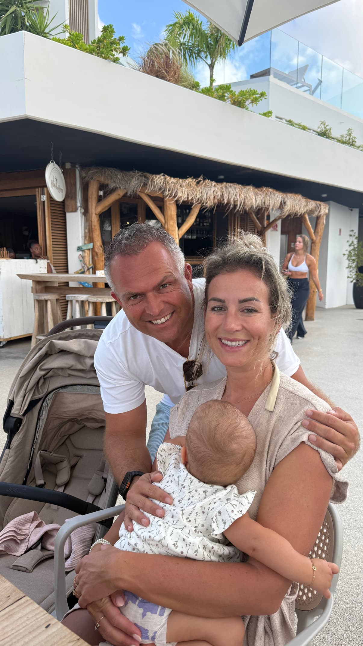 Niels en Danielle met dochter Milou op Curaçao